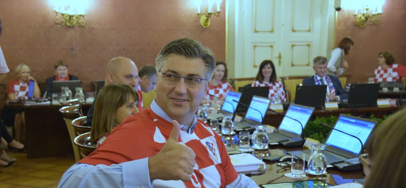 Predsjednik Vlade bodri Vatrene u finalu s navijačima u Hrvatskoj 